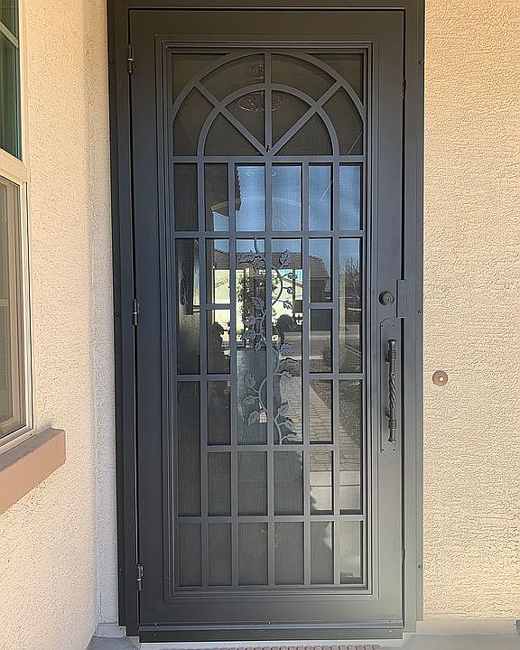 2nd image of 1096 W Layland Ave