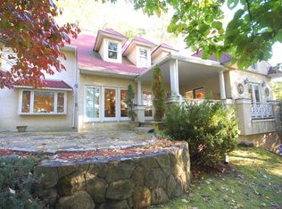 26 Eaton Ct, Wellesley, MA 02481