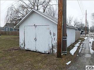 2nd image of 700 W Oak St