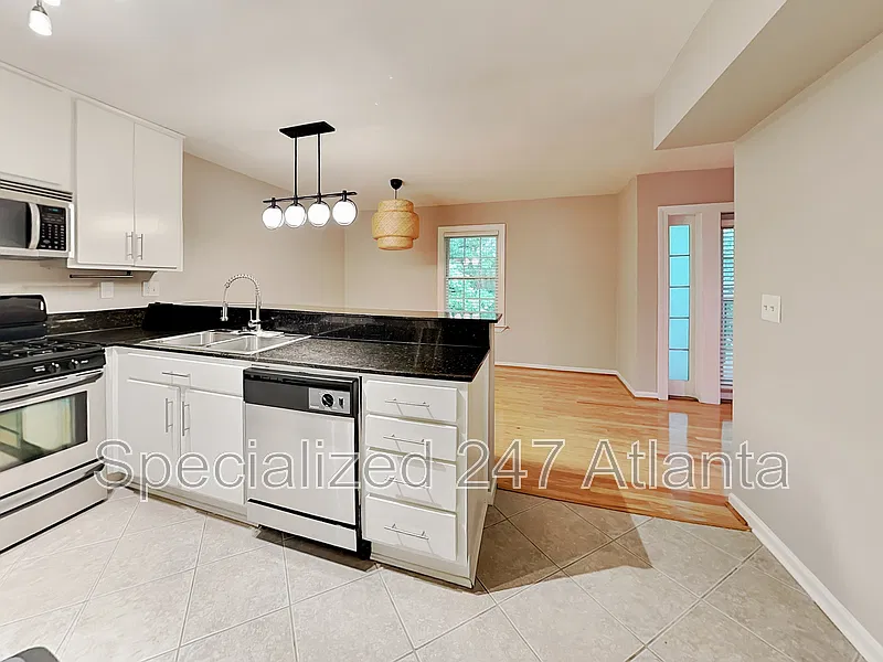 2 bed, 2.0 bath, 1040 sqft, $2,350 — Photo 4