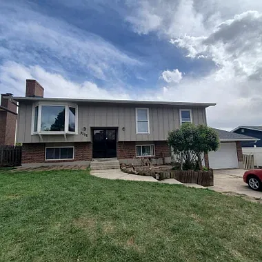 5 bed, 2200 sqft, $650 — Photo 1
