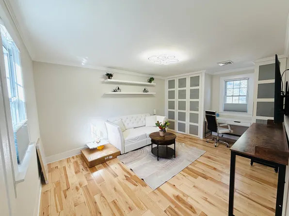 41 Main St #1B, Exeter, NH 03833