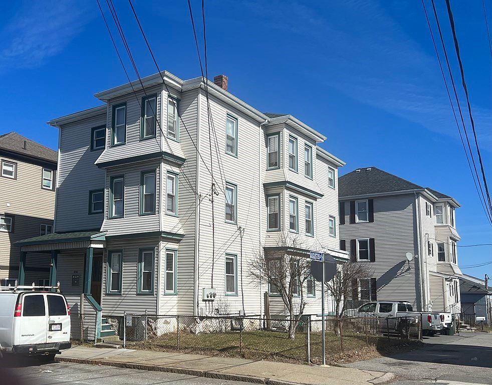 898 Rodman St, Fall River, MA 02721 Zillow
