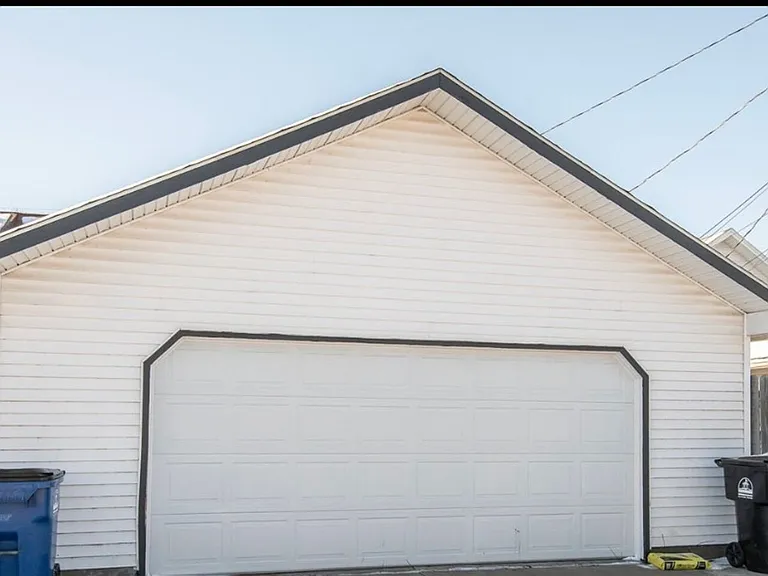 1022 Goold St — Photo 14