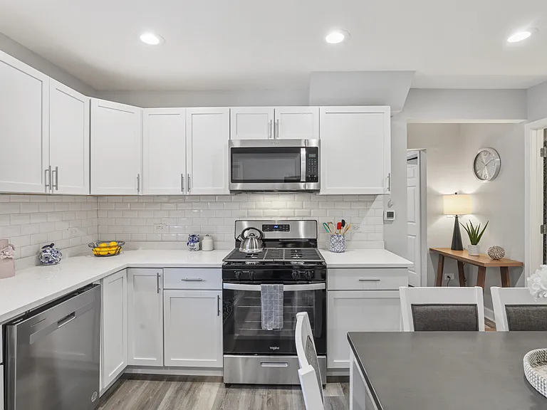 1304 Dean St — Photo 6
