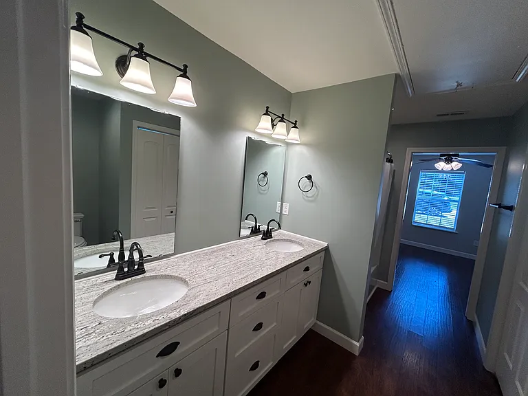 303 Southcreek Dr — Photo 9