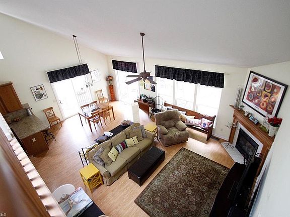 4th image of 32924 Titus Hill Ln