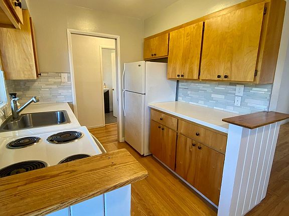 2nd image of 328 Hanover Ave #8