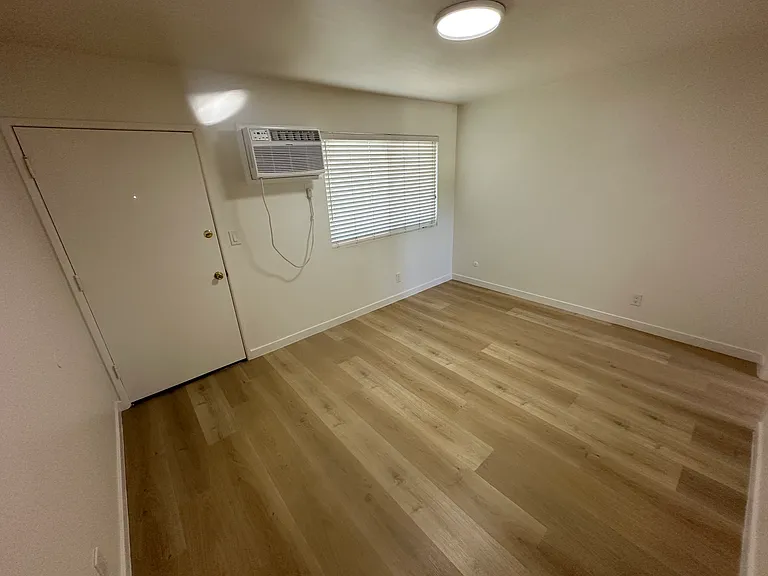 The Reef Apartments — Photo 28