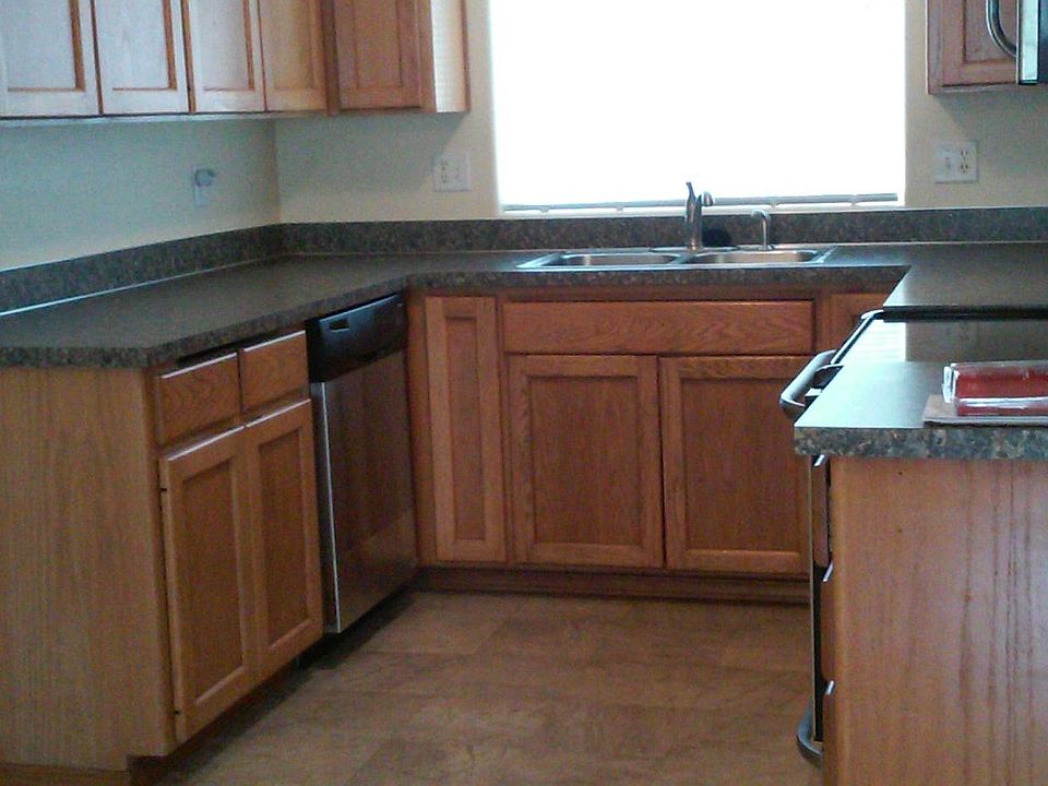 2nd image of 550 S 41st St