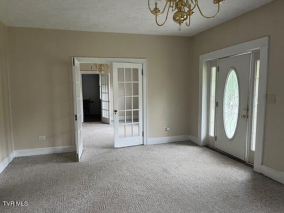 5th image of 720 2nd St NE