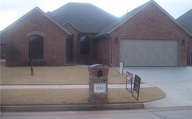 1st image of 1164 Plaza Dr