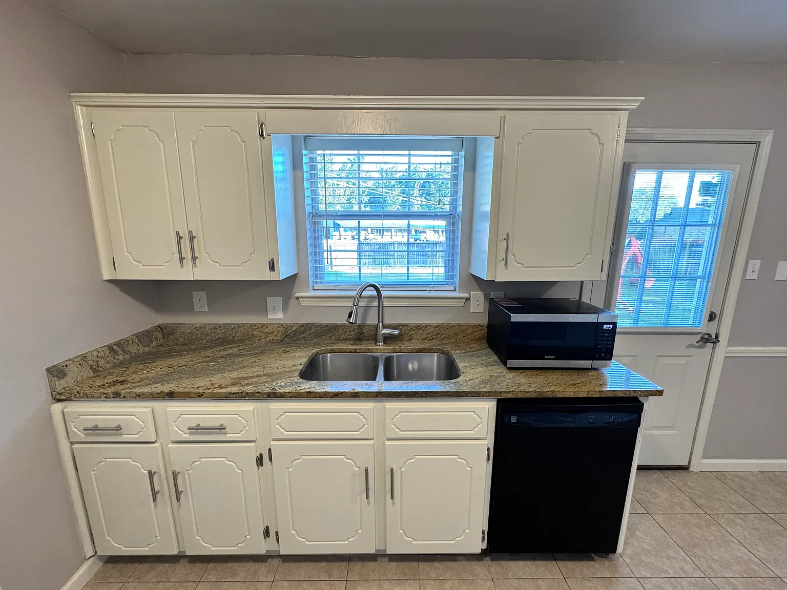 3 bed, 1201 sqft, $1,475 — Photo 4