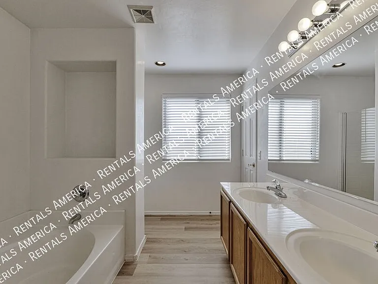 8421 S Burien Rd — Photo 18