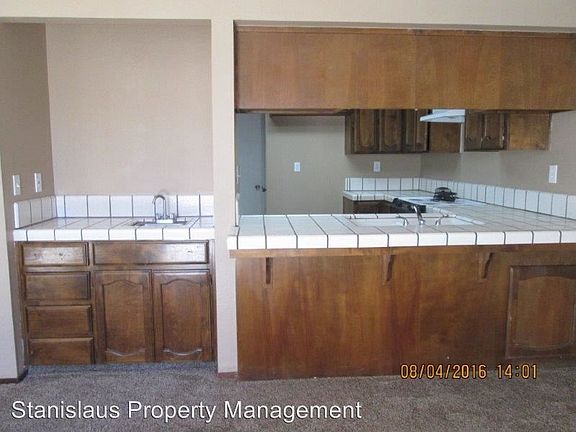 4th image of 817 E Orangeburg Ave APT 12