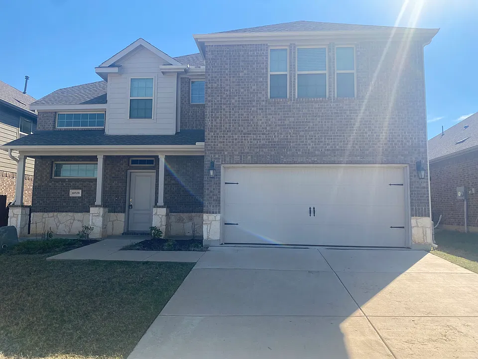10528 Breezeway Dr