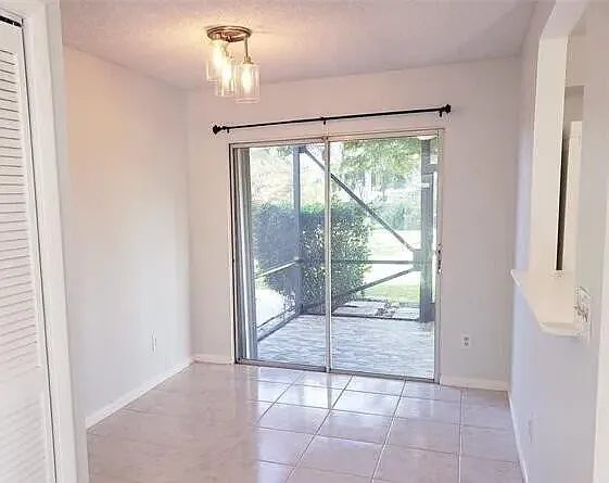 118 Georgian Park Dr #118 — Photo 6