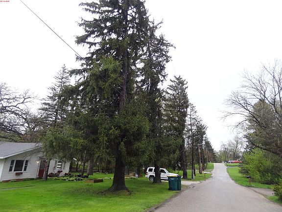 4th image of W170 Tombeau Blvd