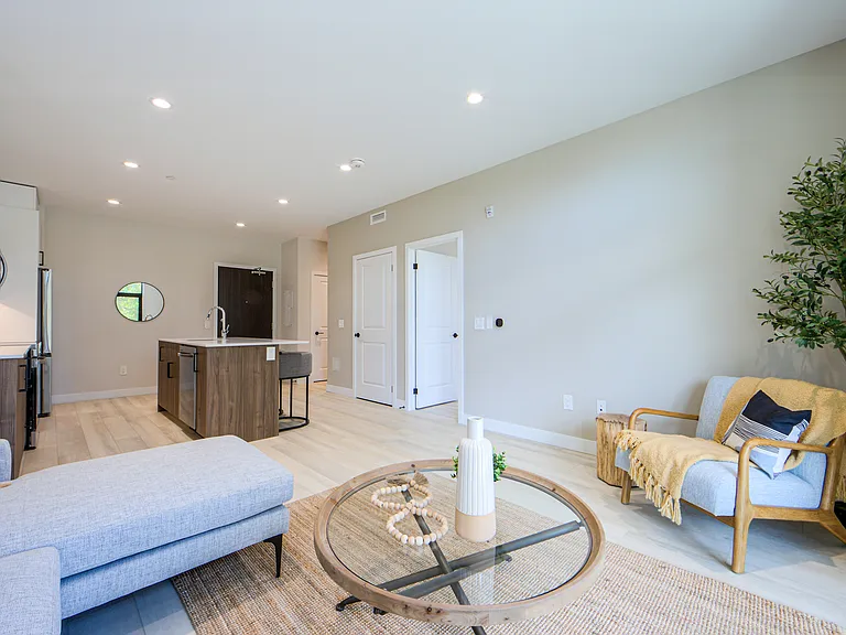 30 Queensland Rd — Photo 11