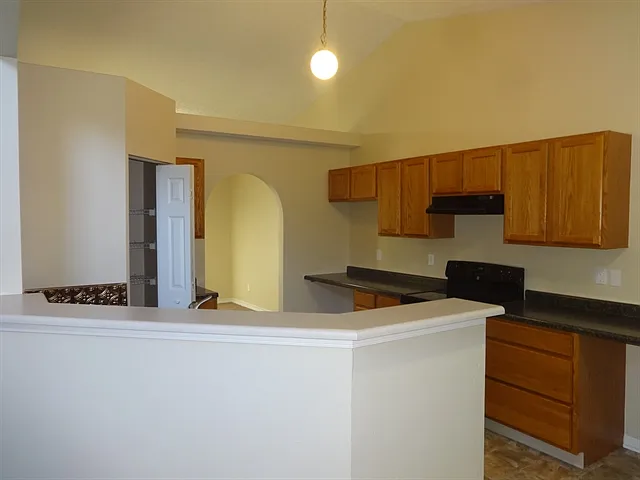 3 bed, 2.5 bath, 1680 sqft, $2,370 — Photo 2