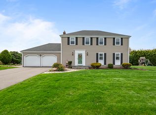 25 Swing Ln, Wethersfield, CT 06109