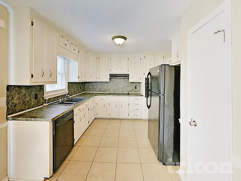 2515 Ramblewood Ct — Photo 5