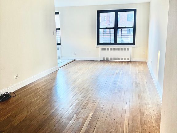 3rd image of 10011 67th Rd APT 125