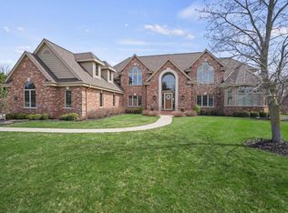 N28W30188 Red Hawk Ct, Pewaukee, WI 53072