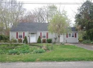 5 Rosemary Ln, Guilford, CT 06437