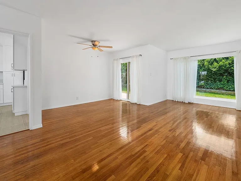 26015 Crest Rd — Photo 10