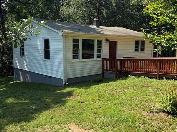 103 Dalton St, Stoneville, NC 27048