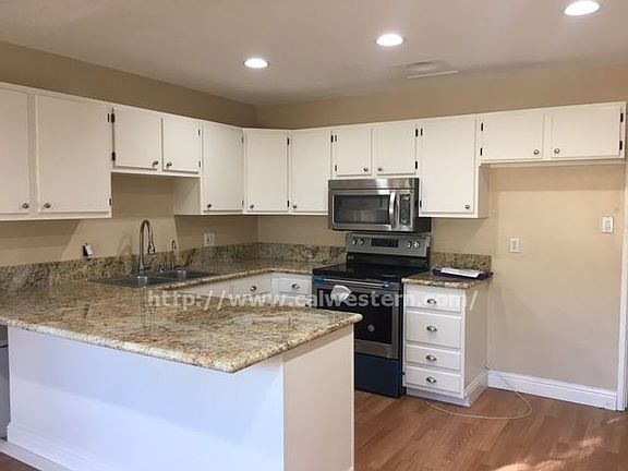 5th image of 3148 Meridian Ave