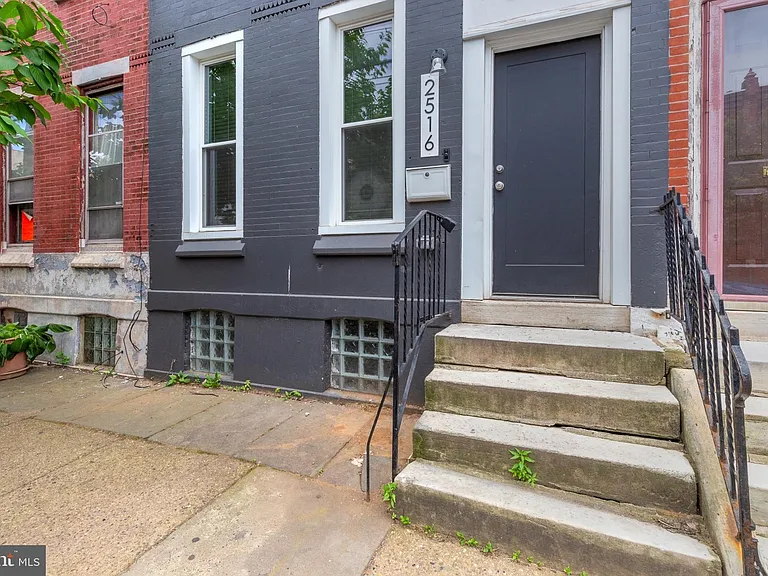 2516 W Master St — Photo 36