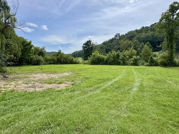 3575 State Highway 172, Flatgap, KY 41219