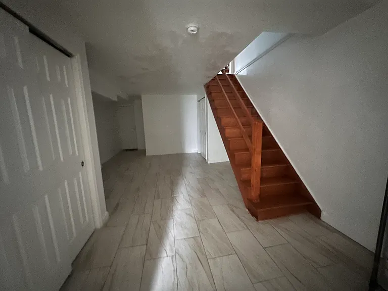 738 Mayfair St — Photo 12