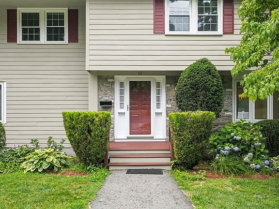 3rd image of 52 Lanewood Ave