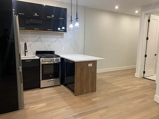 Rented by Space Link Realty | media 13