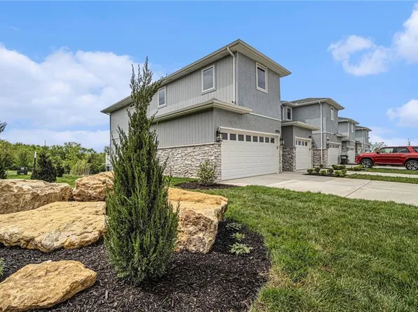 22923 W 72nd Ter, Lenexa, KS 66227