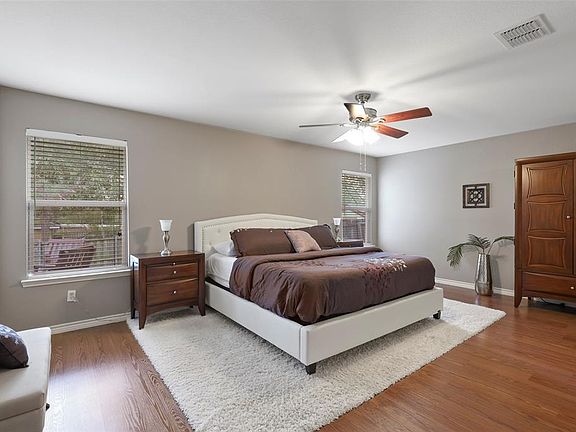 4th image of 2409 Gabriel Dr