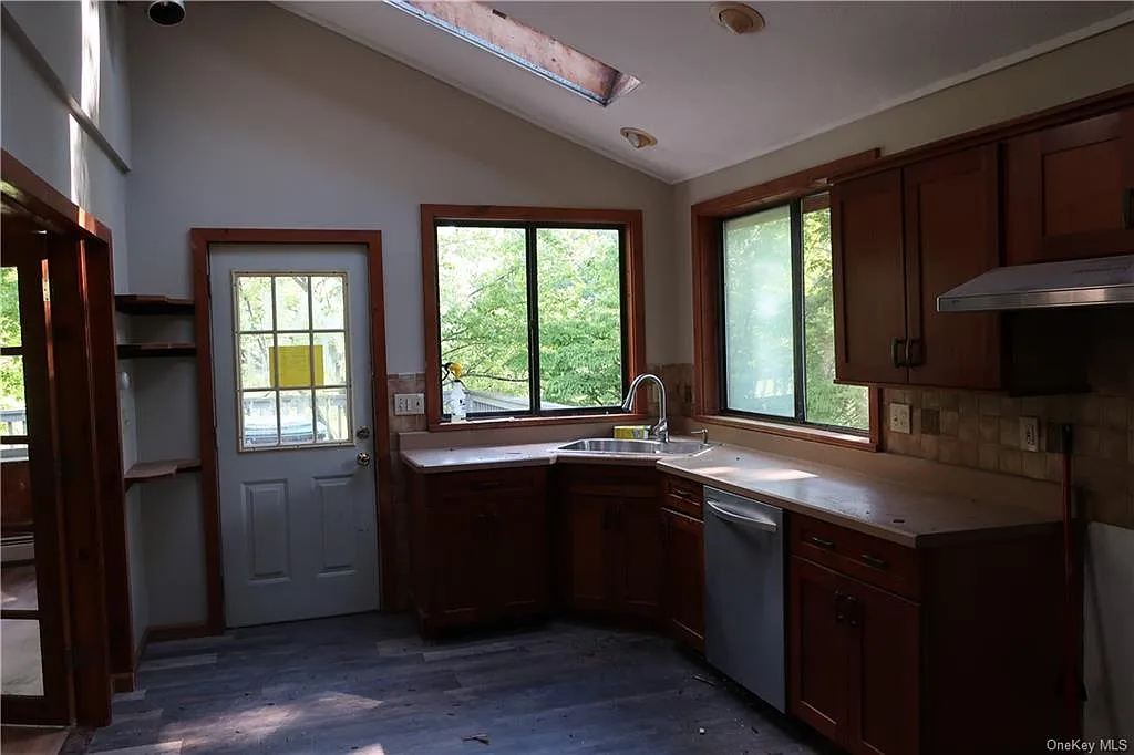 3 bed, 2980 sqft, $3,000 — Photo 4