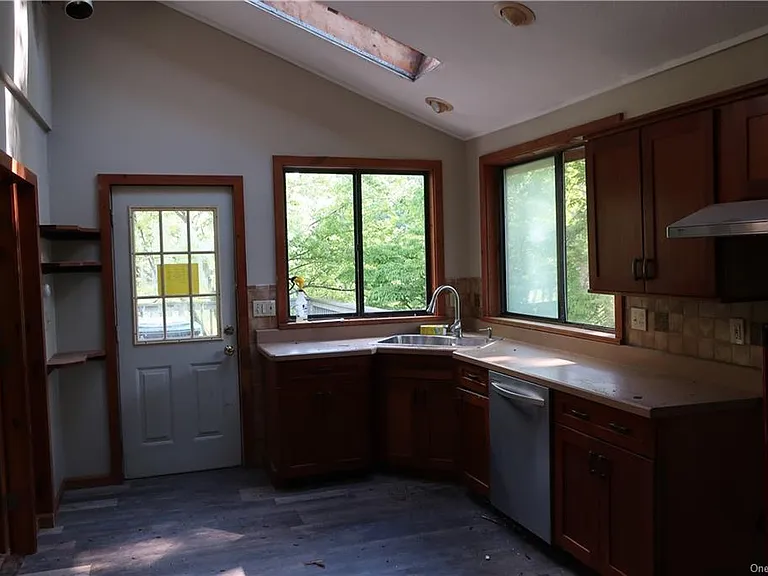217 Pine Island Tpke — Photo 4