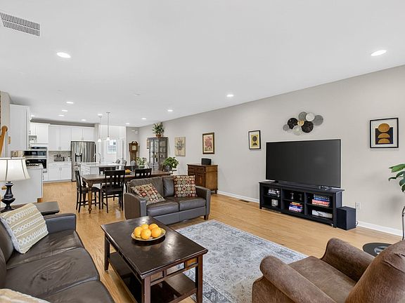 5th image of 87 Shannon Way #86