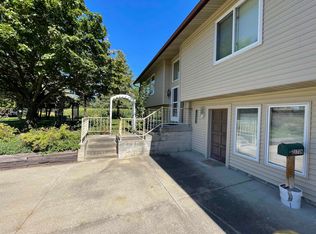 8593 S Clare Ave, Clare, MI 48617