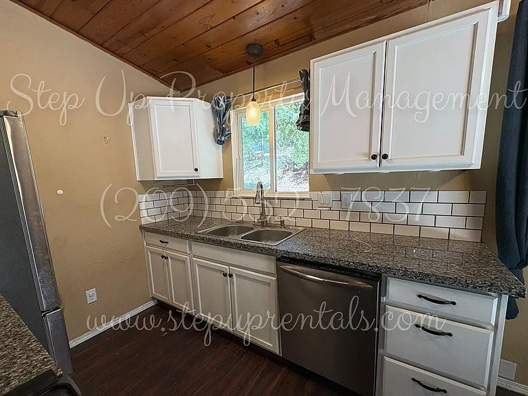 22400 Broken Bough Ln — Photo 6