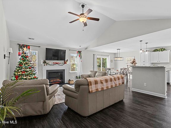 5th image of 233 Westfield Drive