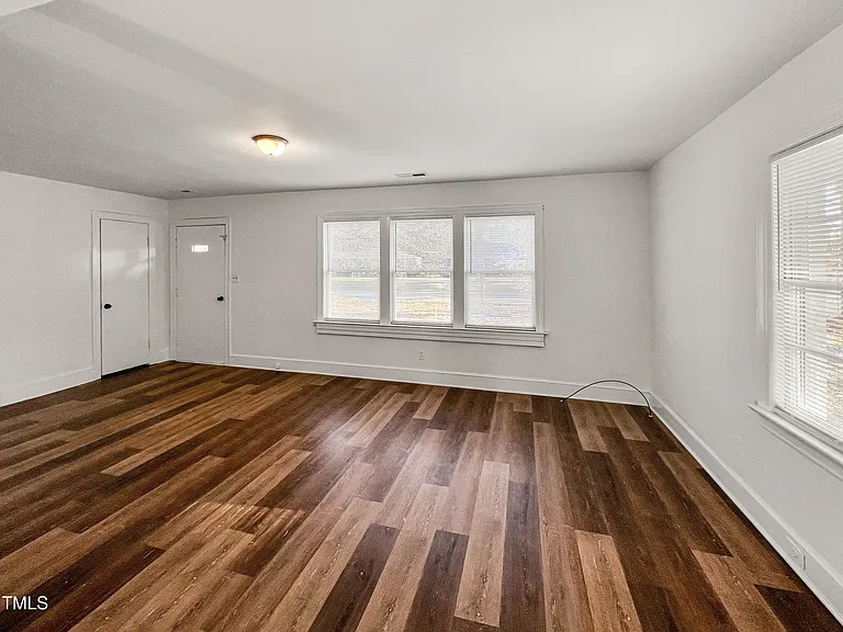 1800 Rosewood Ave — Photo 14