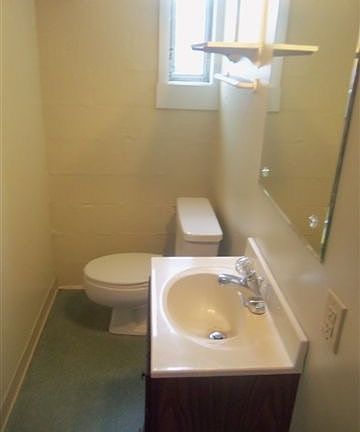 4th image of 905 Johnson Ave APT 1