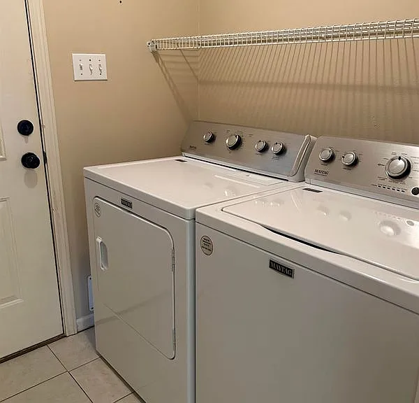 5050 Stumberg Ln — Photo 7