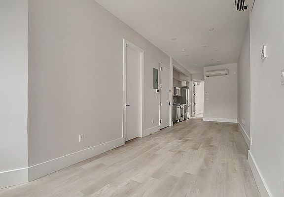 3rd image of 324 E 116th St #3B