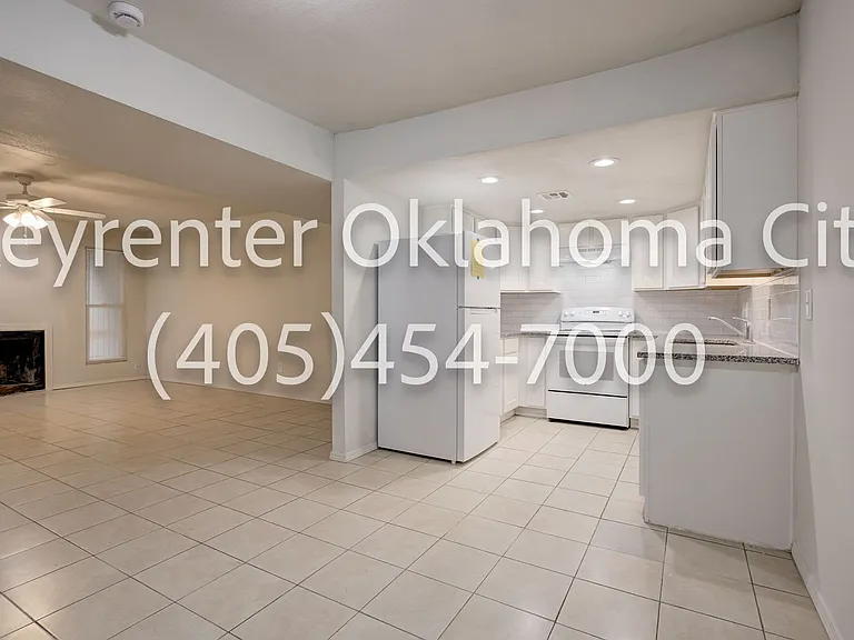 6554 N. Meridian Ave. Townhouse — Photo 17